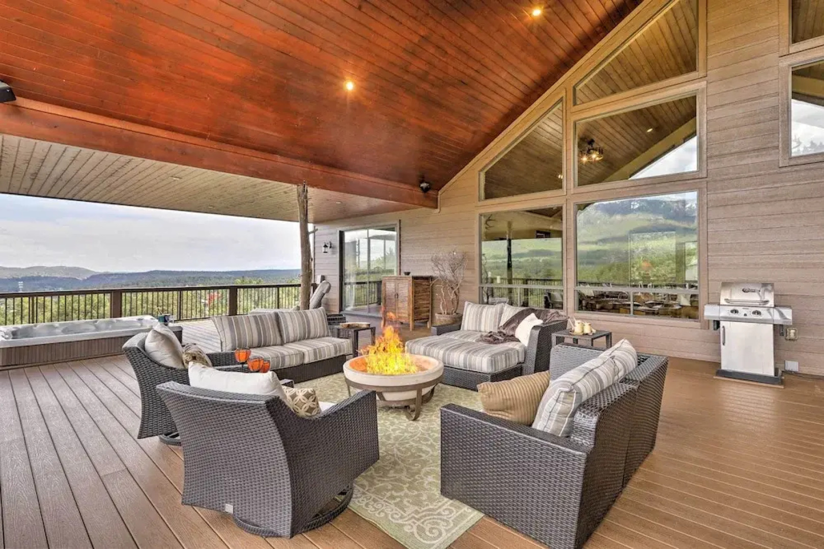'AZ Rim Retreat' in Pine W/deck, Hot Tub & Views!
