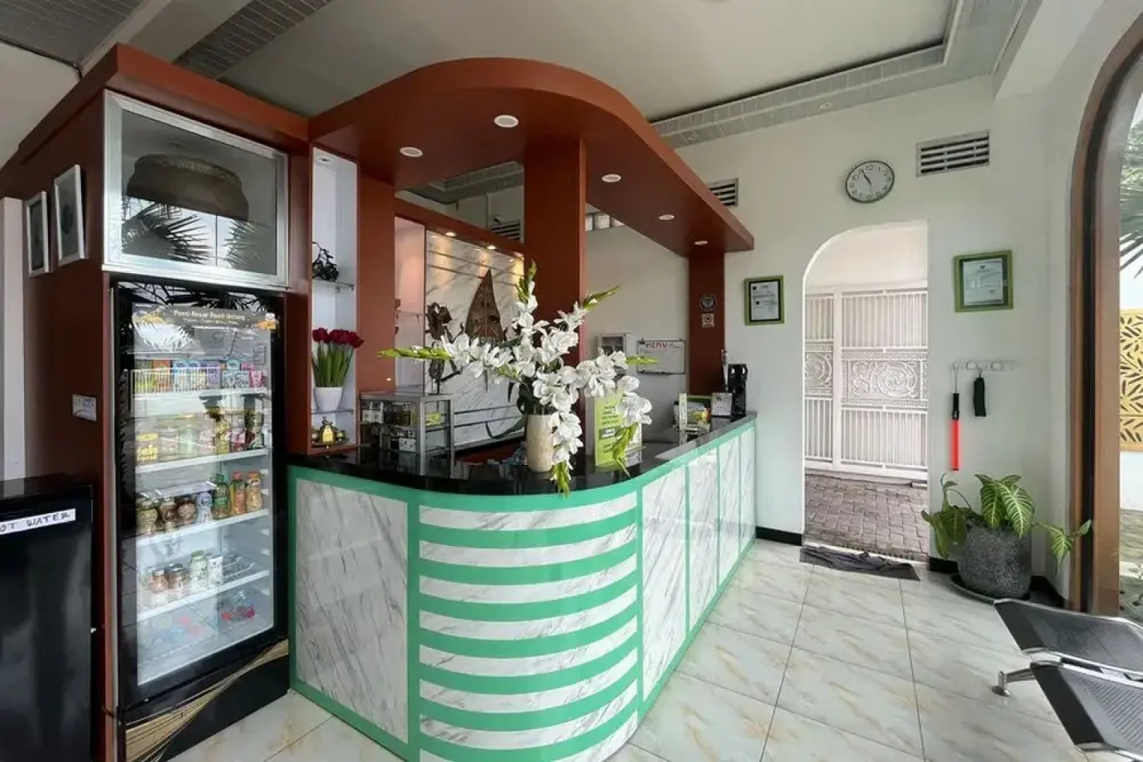 Urbanview Hotel Sakura Kampung Inggris Pare by RedDoorz