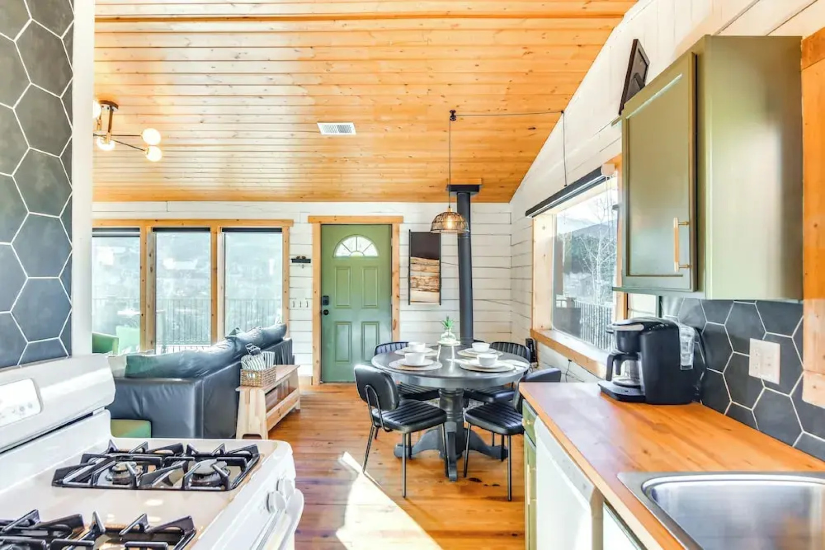 Mtn-view Haven w/ Hot Tub: 9 Mi to Dtwn Bailey