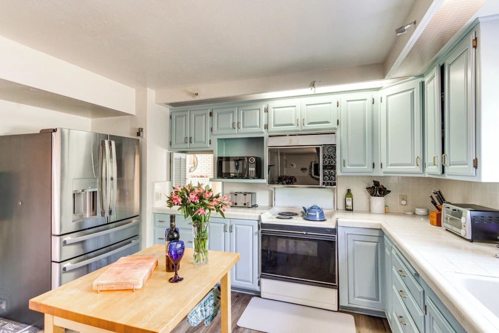 Beautiful Kernville Home w/ Game Room & Mtn Views!