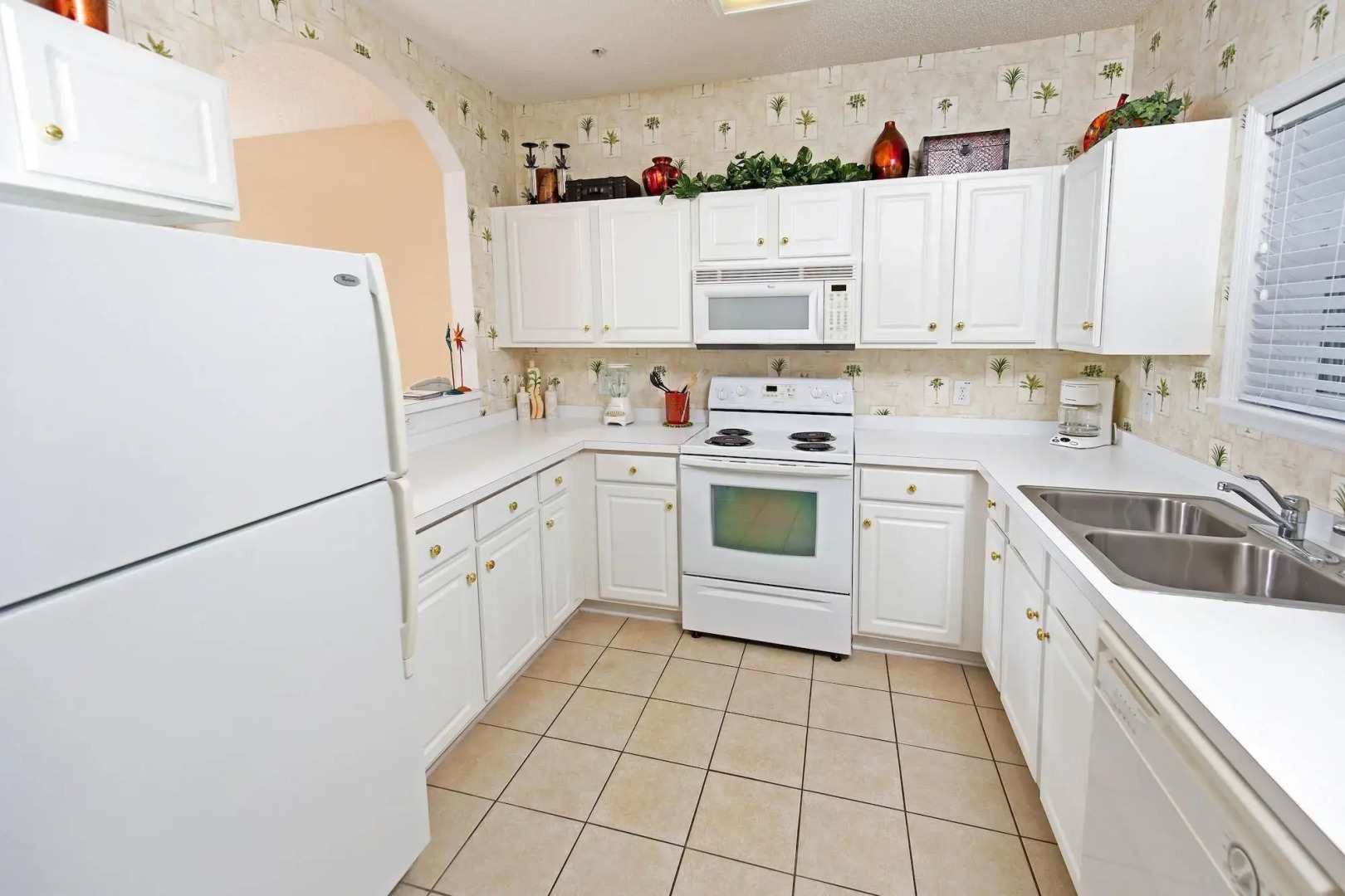 Barefoot Resort & Yacht Club