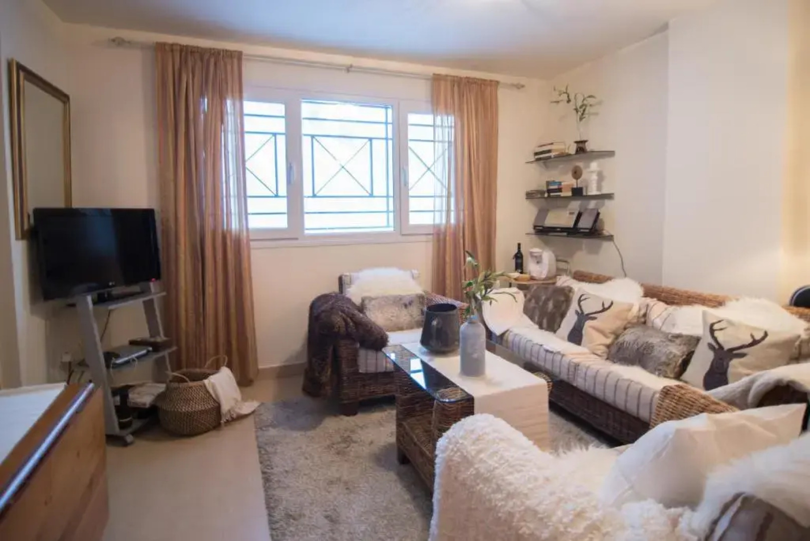 Chezmoihomes Miramar Ski 8 sleeps