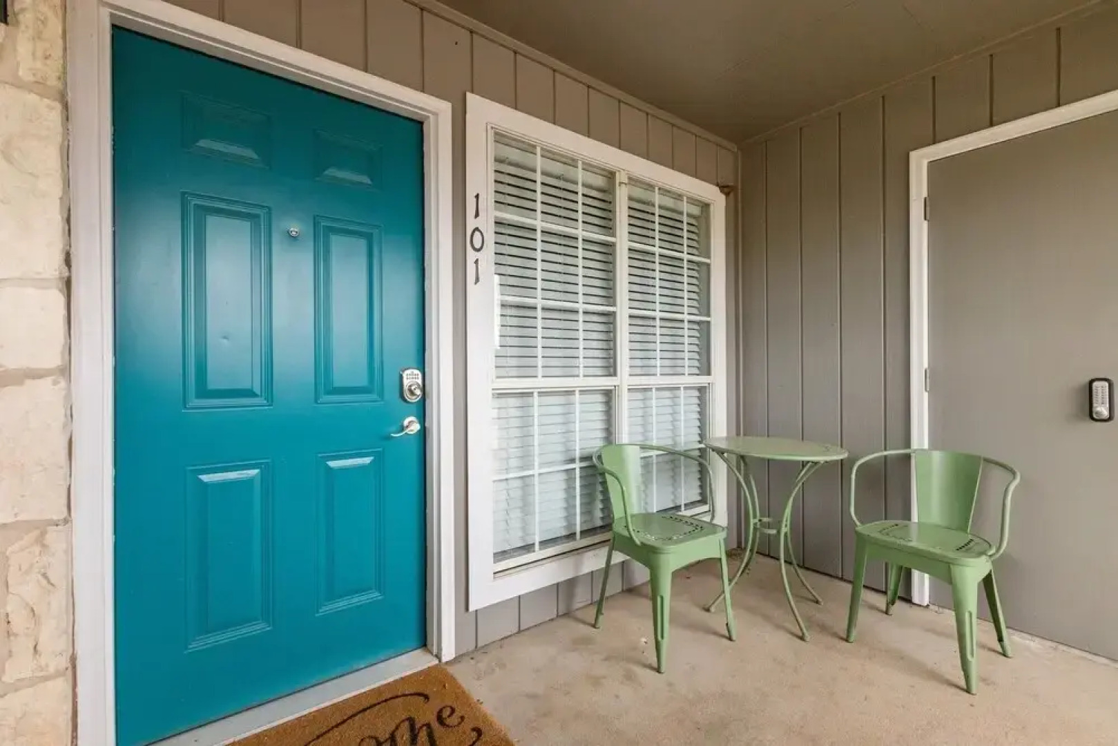 Fredericksburg Fun 3 Bedroom Apts by Redawning