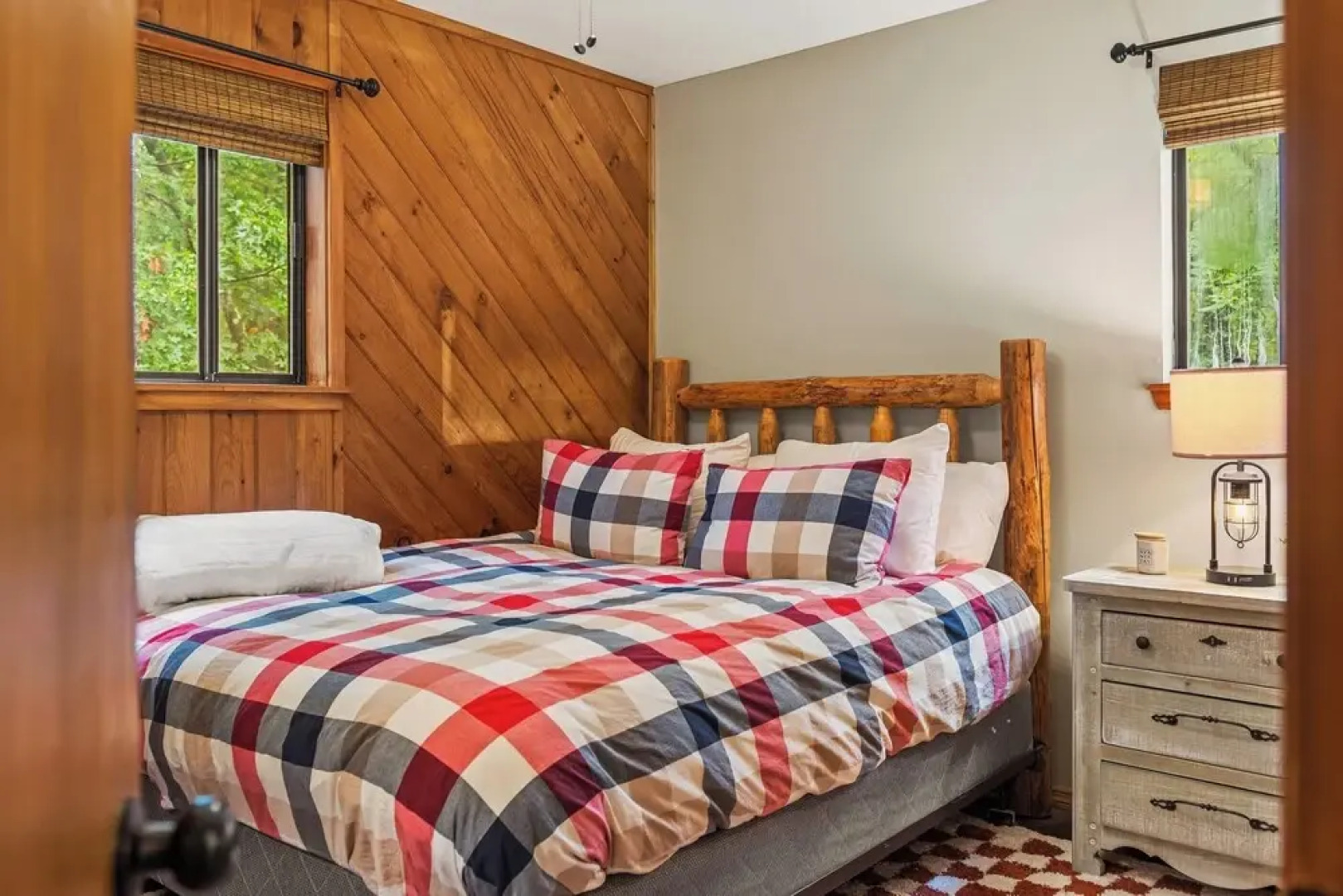 Moose Tracks by Avantstay Hot Tub, Game Room, Deck, Firepit