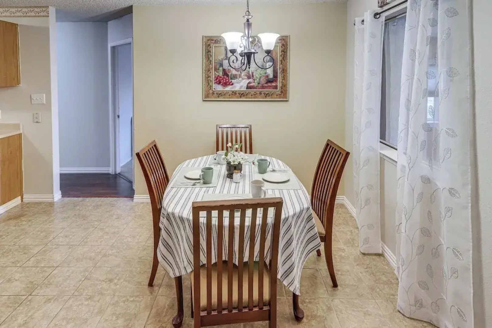 Killeen Home w/ Sunroom ~ 8 Mi to Fort Cavazos!