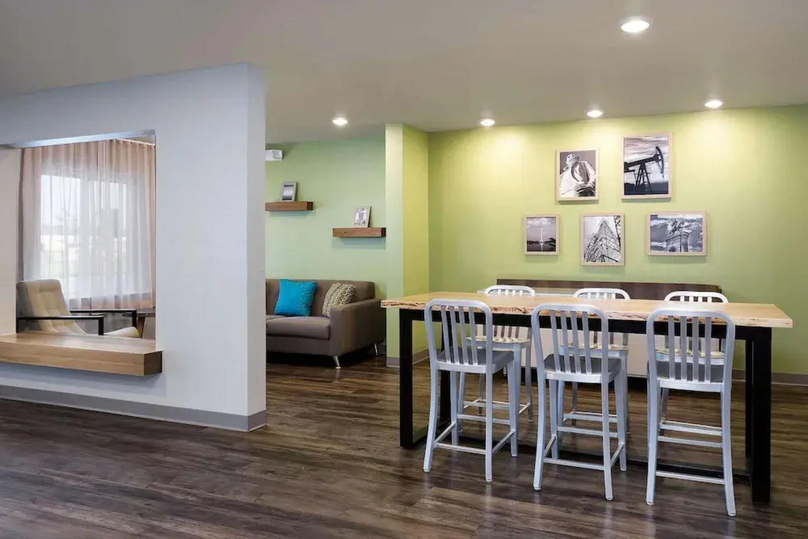 WoodSpring Suites Signature Houston IAH Airport