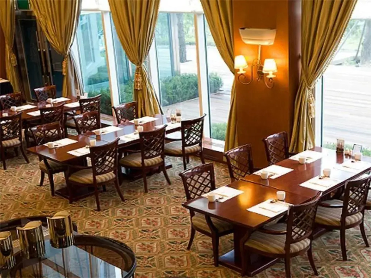 High1 Palace Hotel & CC