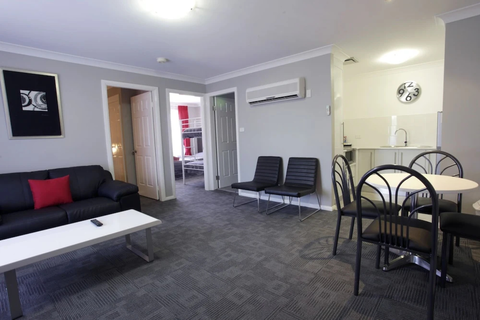 Cattlemans Country Motor Inn & Serviced Apartments