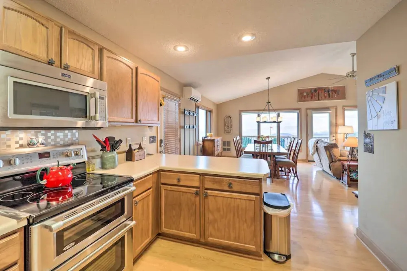 Deck + Million Dollar Views: Beech Mountain Cabin