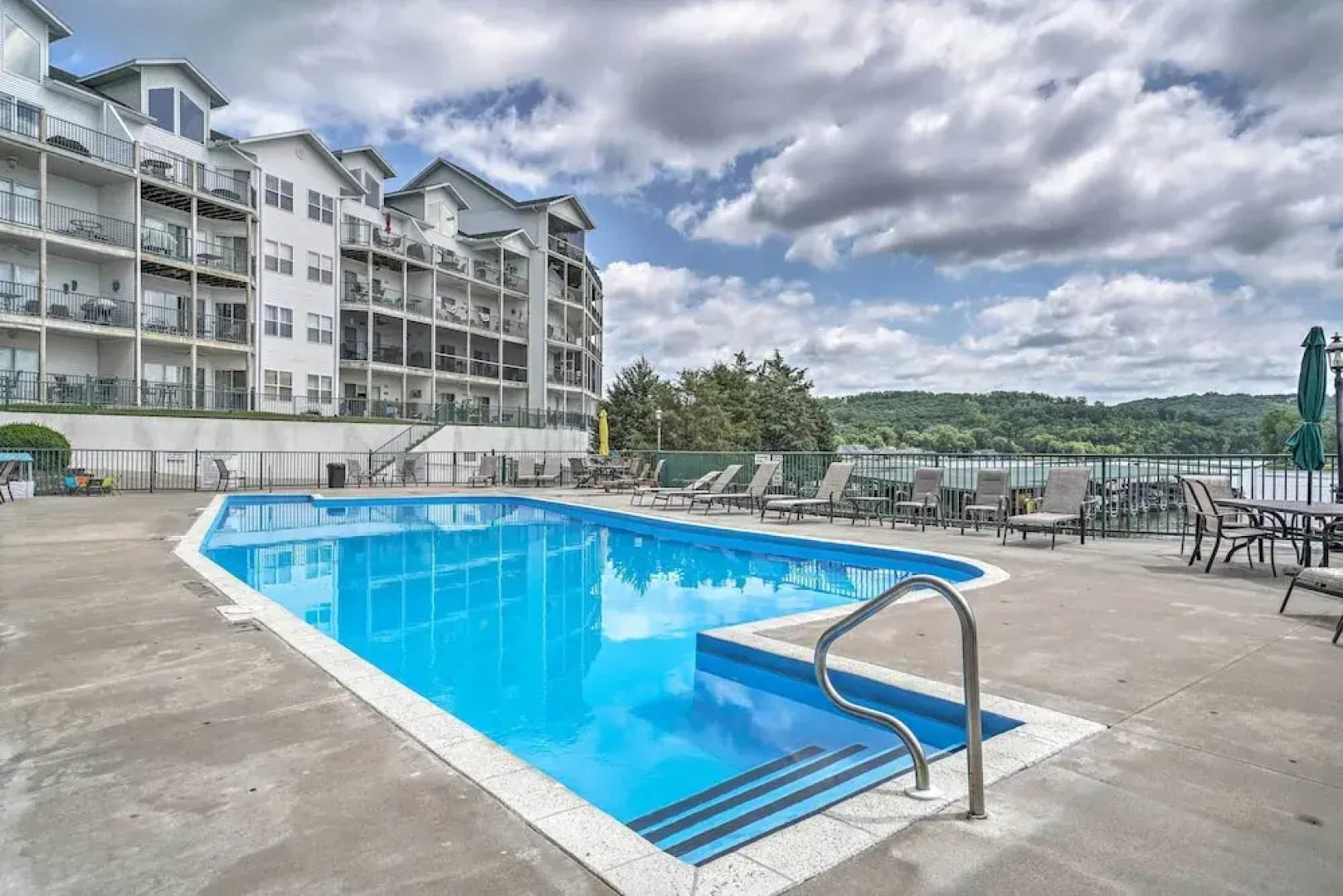 2 Pools: Waterfront Condo on Lake of the Ozarks!