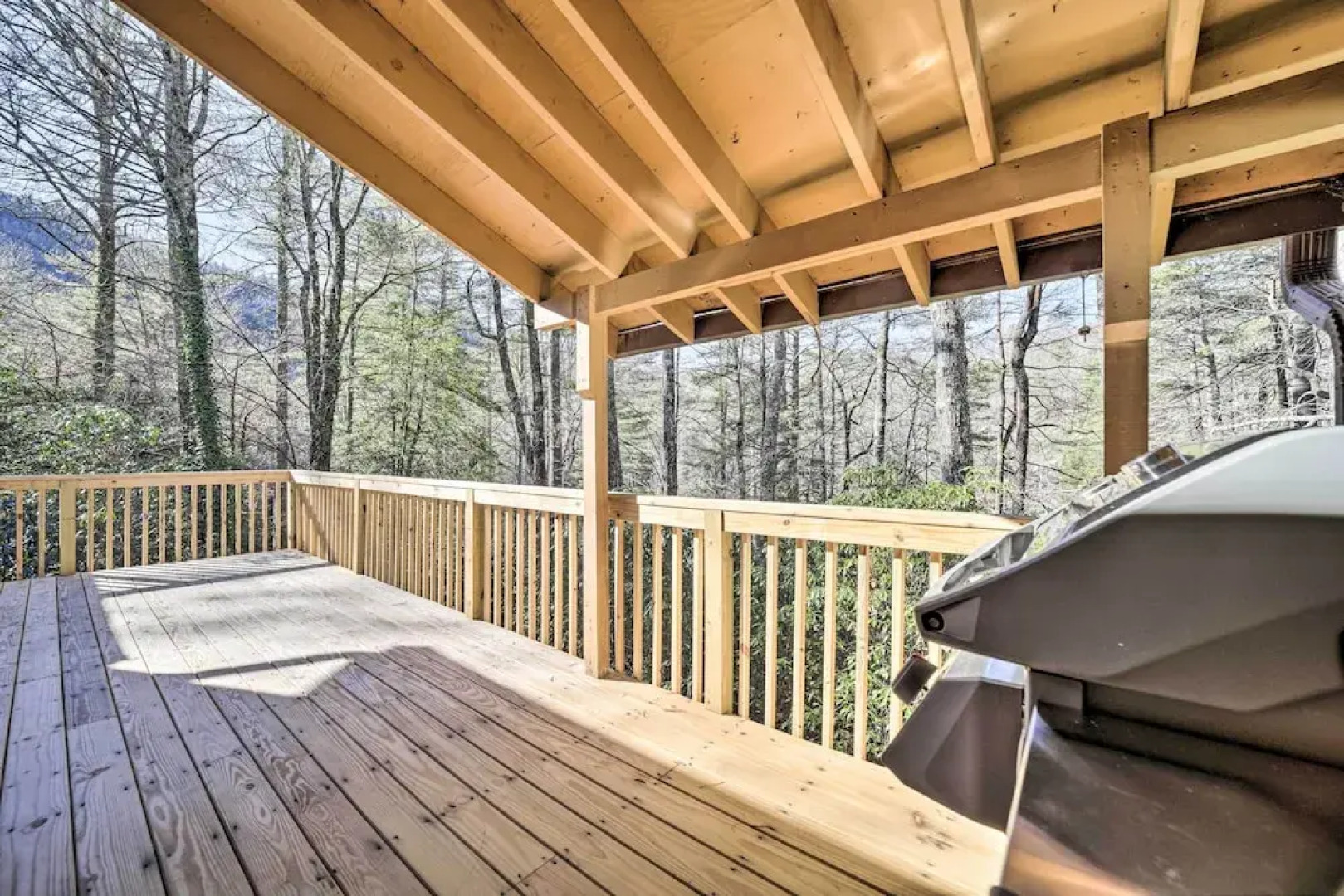 Sapphire Home w/ Grill & Pool Access