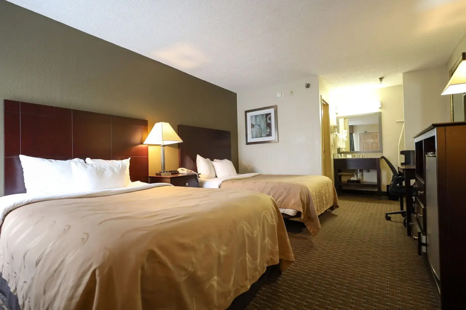 Copley Inn & Suites By OYO Akron OH