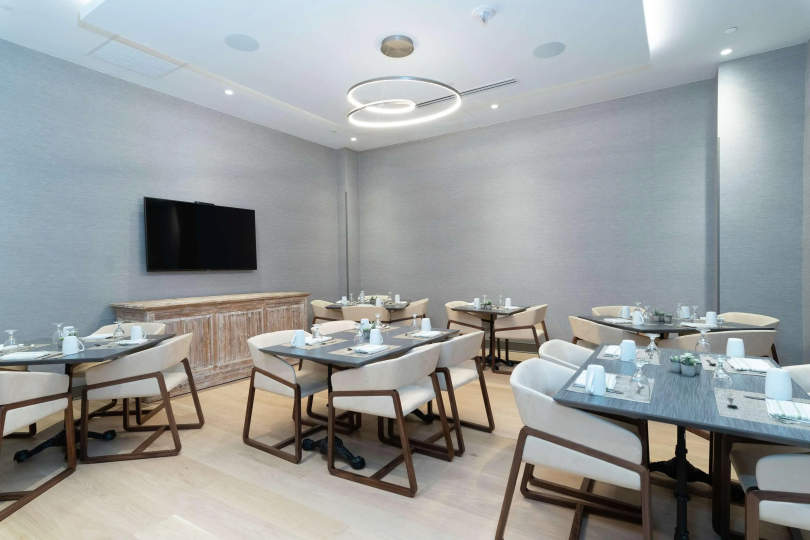 The Bethesdan Hotel, Tapestry Collection by Hilton