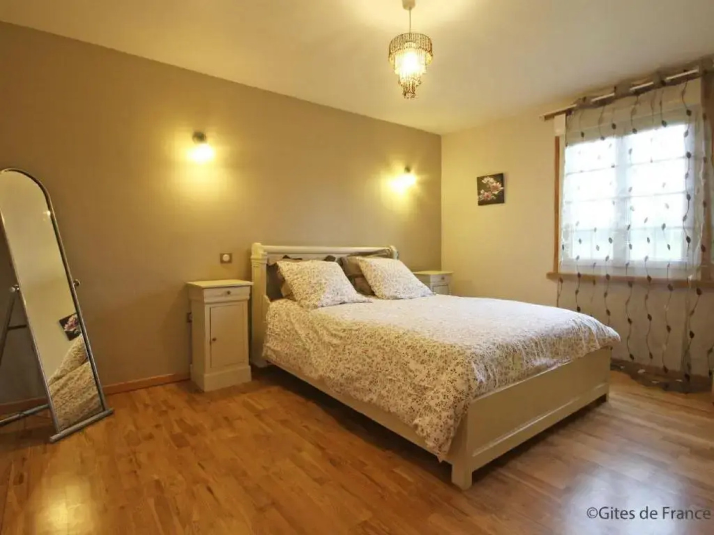 Gîte Crouttes, 4 pièces, 6 personnes - FR-1-497-19