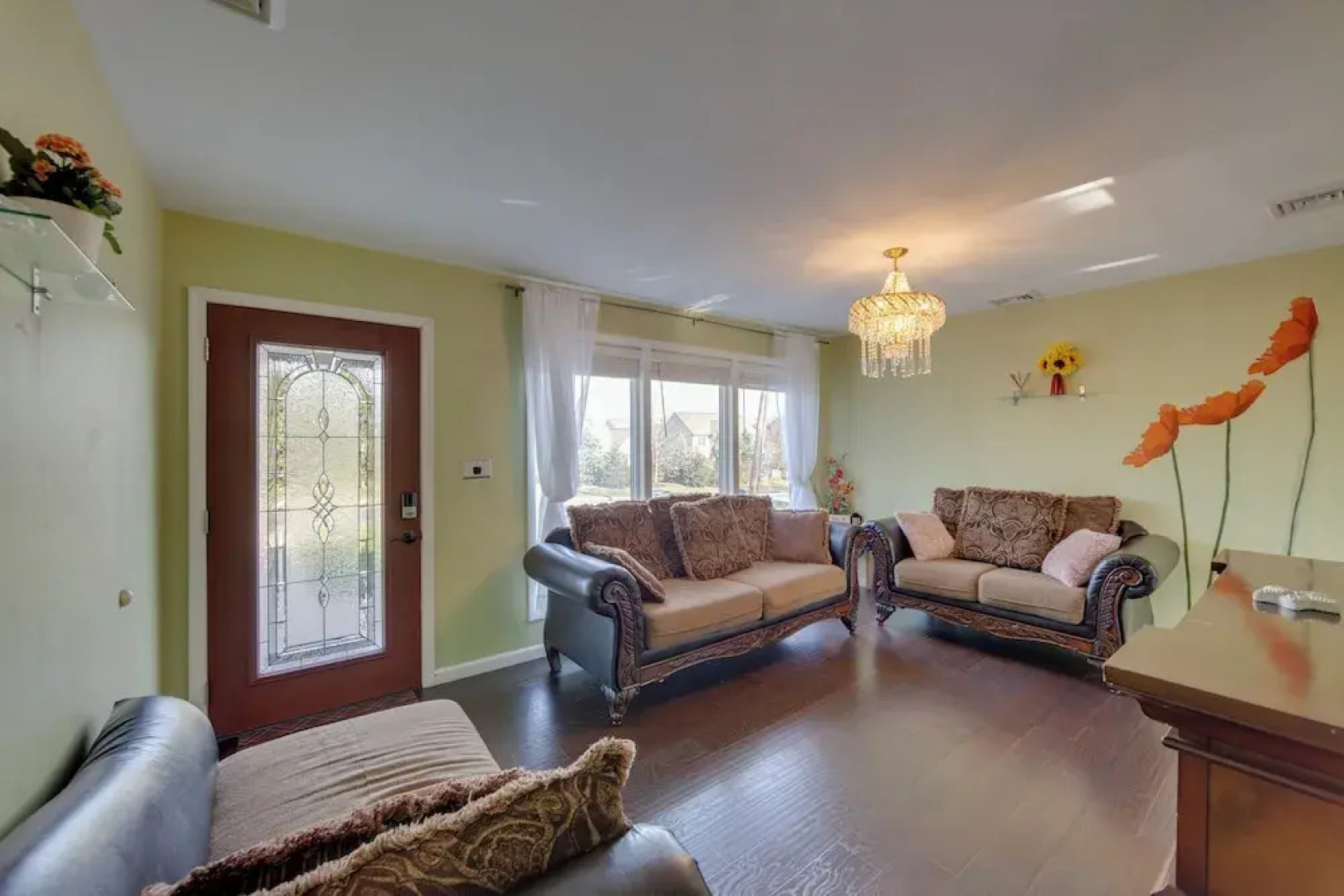 2 Mi to Hersheypark: Group Getaway w/ Deck