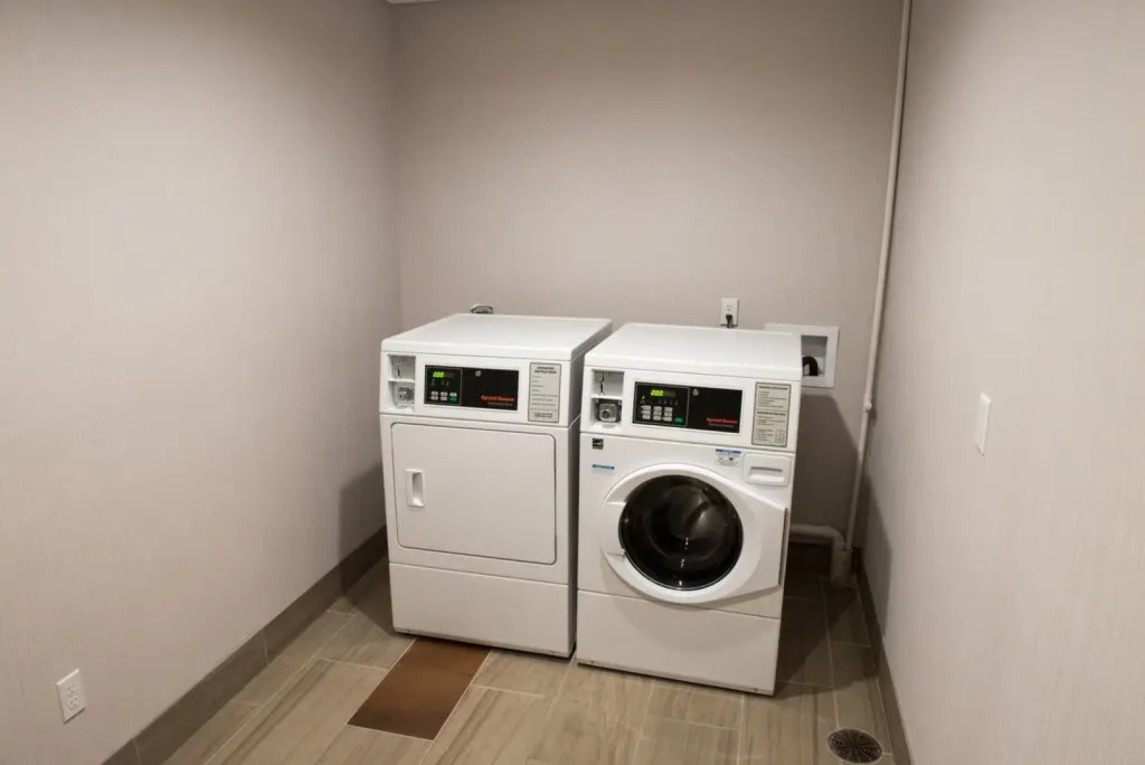 Holiday Inn Express & Suites Mishawaka - South Bend