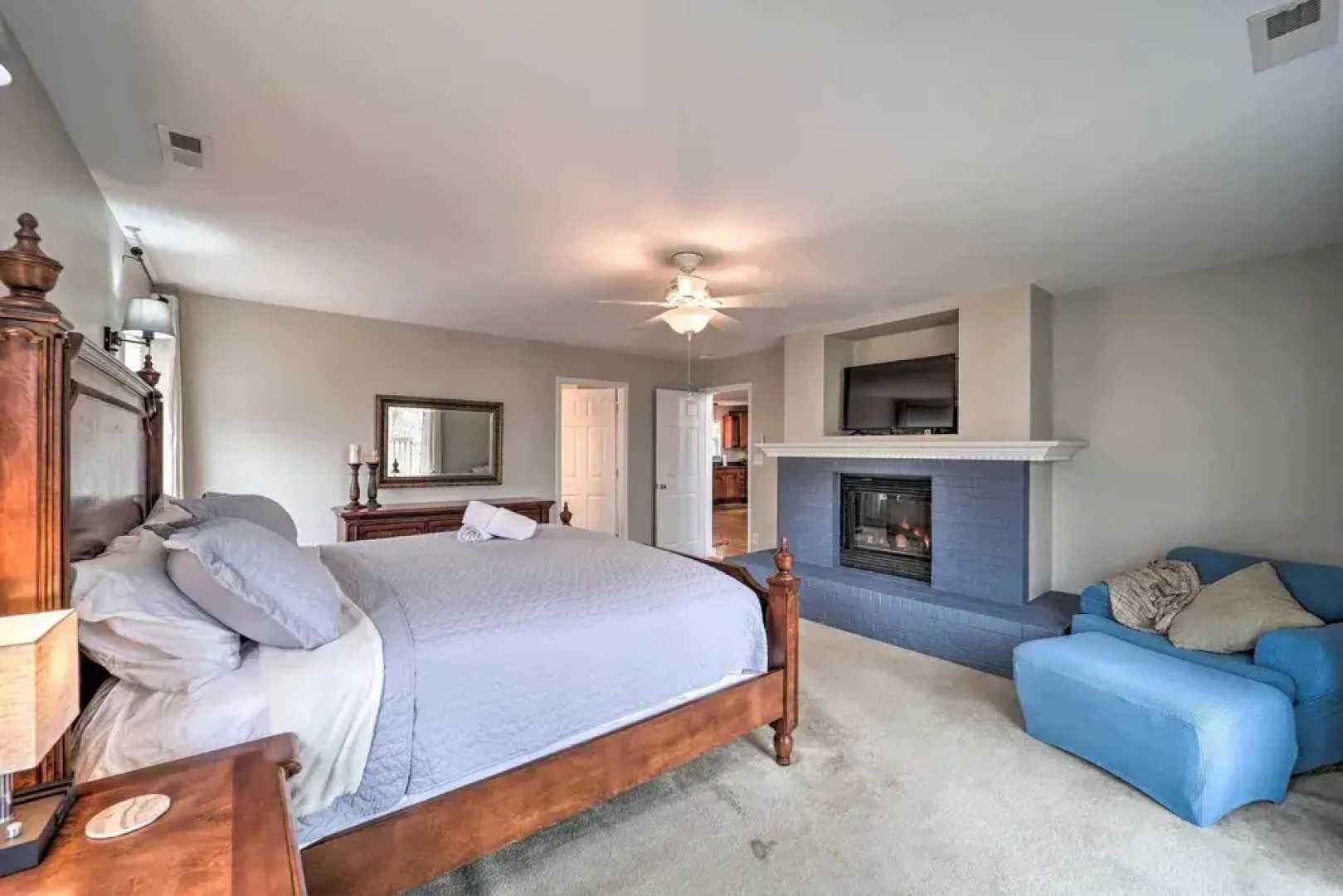 Hot Tub & Deck: Beech Mountain Family Cabin