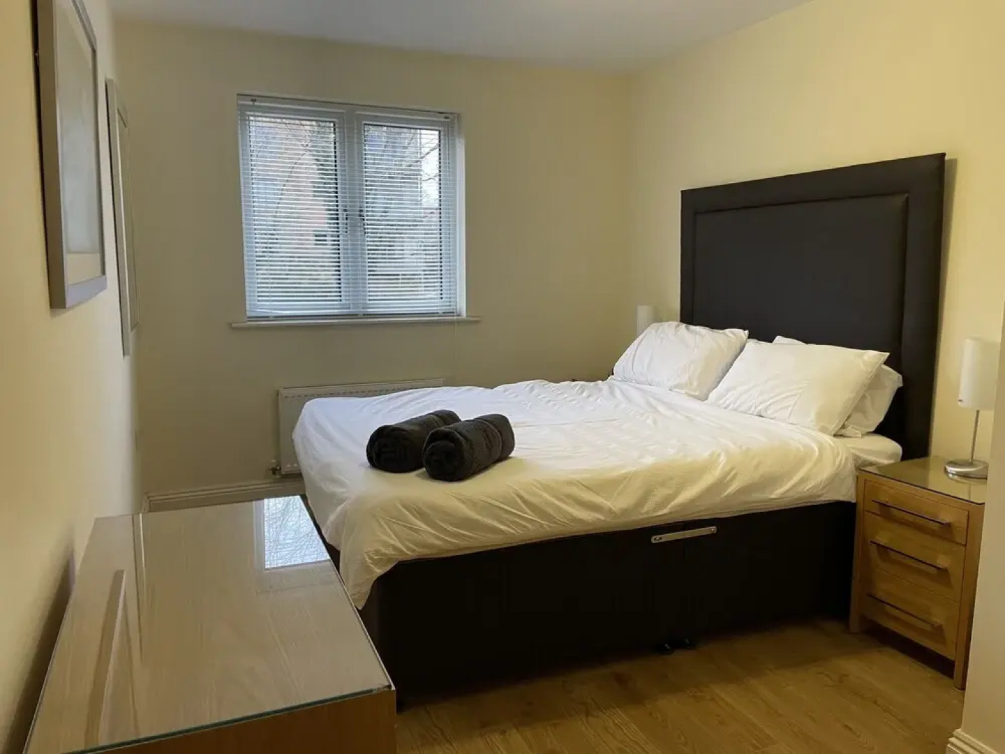 Continental Apartments -2-bed Farnborough Train St