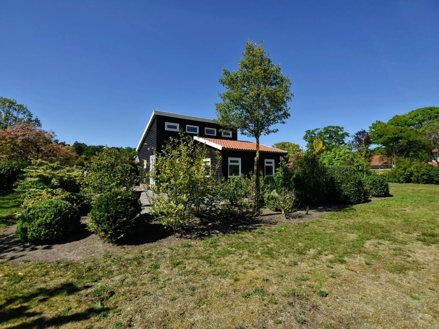Detached holiday house with WiFi and a large garden; hike and bike the Veluwe