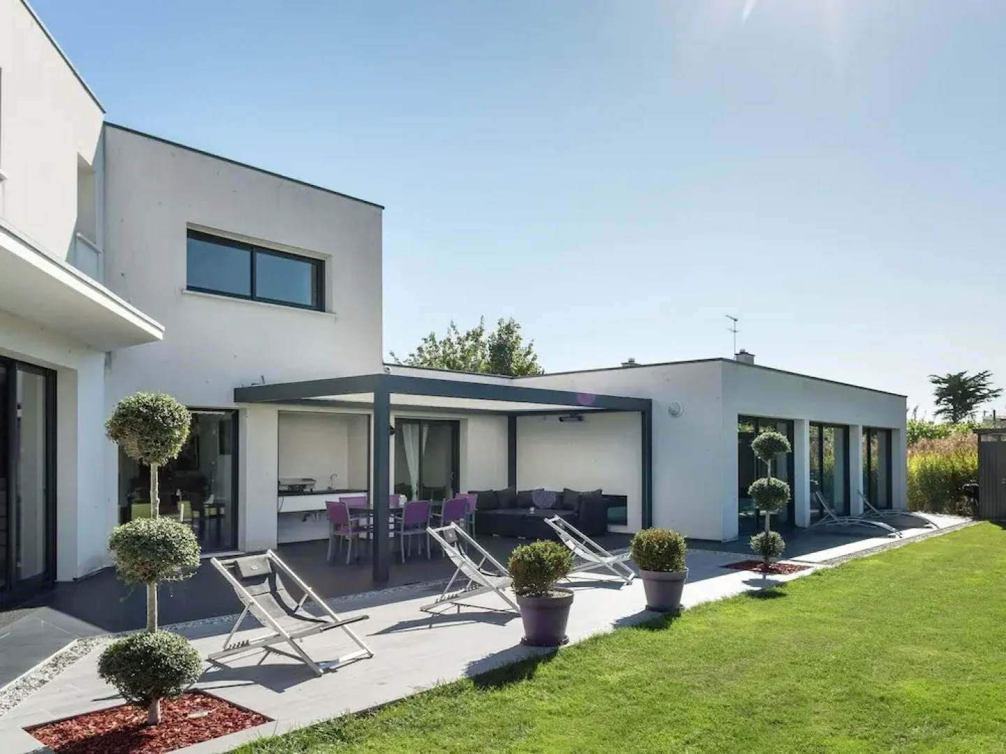 Welcoming Villa in Fouesnant With Swimming Pool