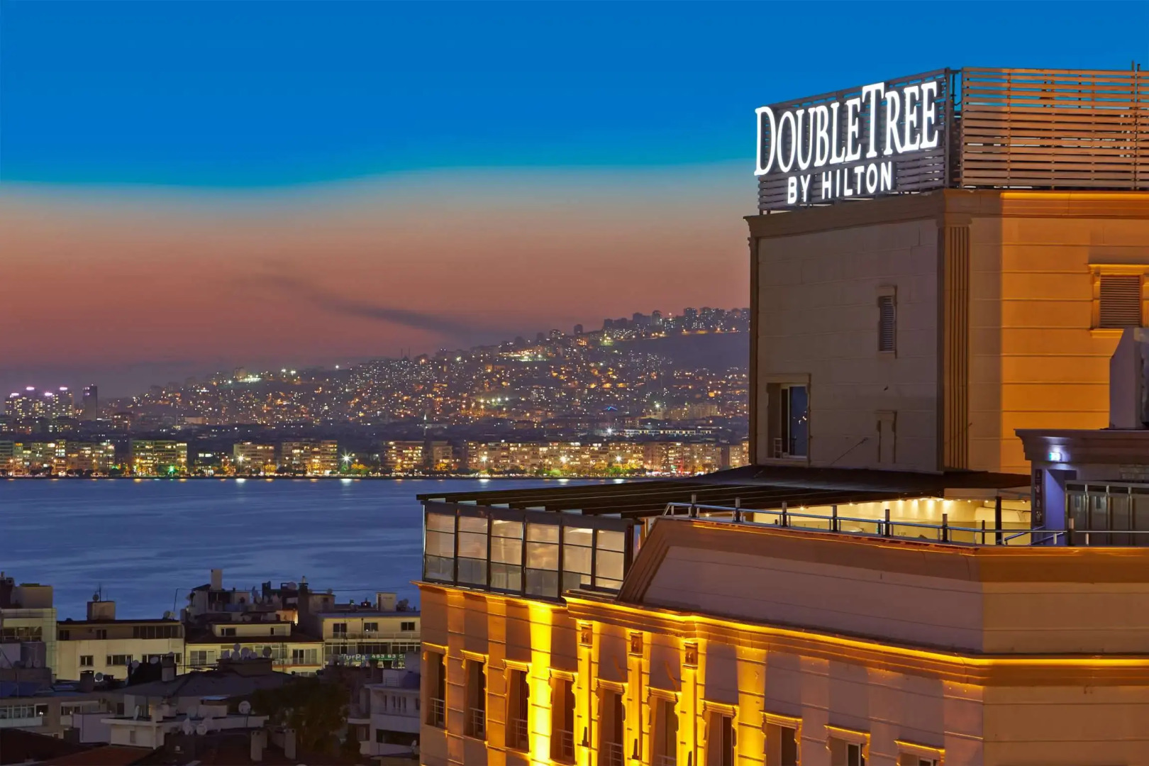 Doubletree By Hilton Hotel Izmir - Alsancak