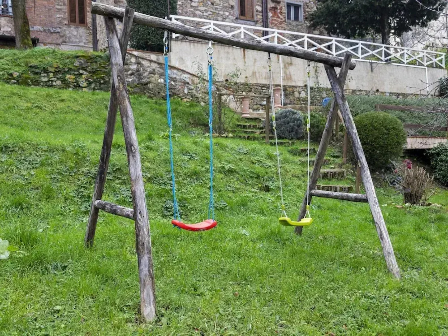 Vintage Holiday Home in Montemagno Camaiore With Sauna