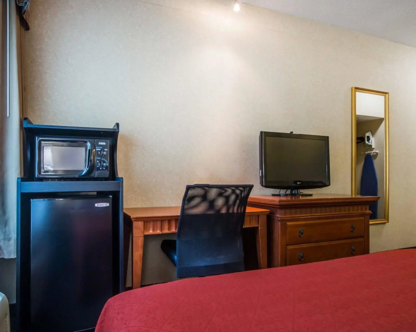 Econo Lodge Glens Falls / Lake George