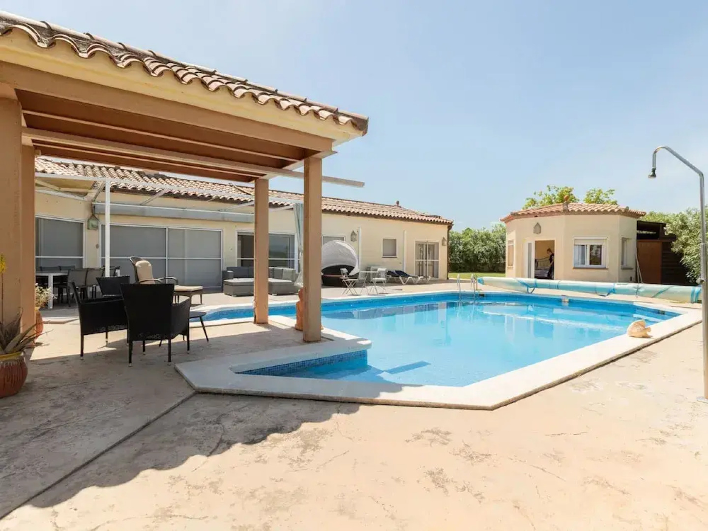 Delux Villa in Vilacolum With Swimming Pool
