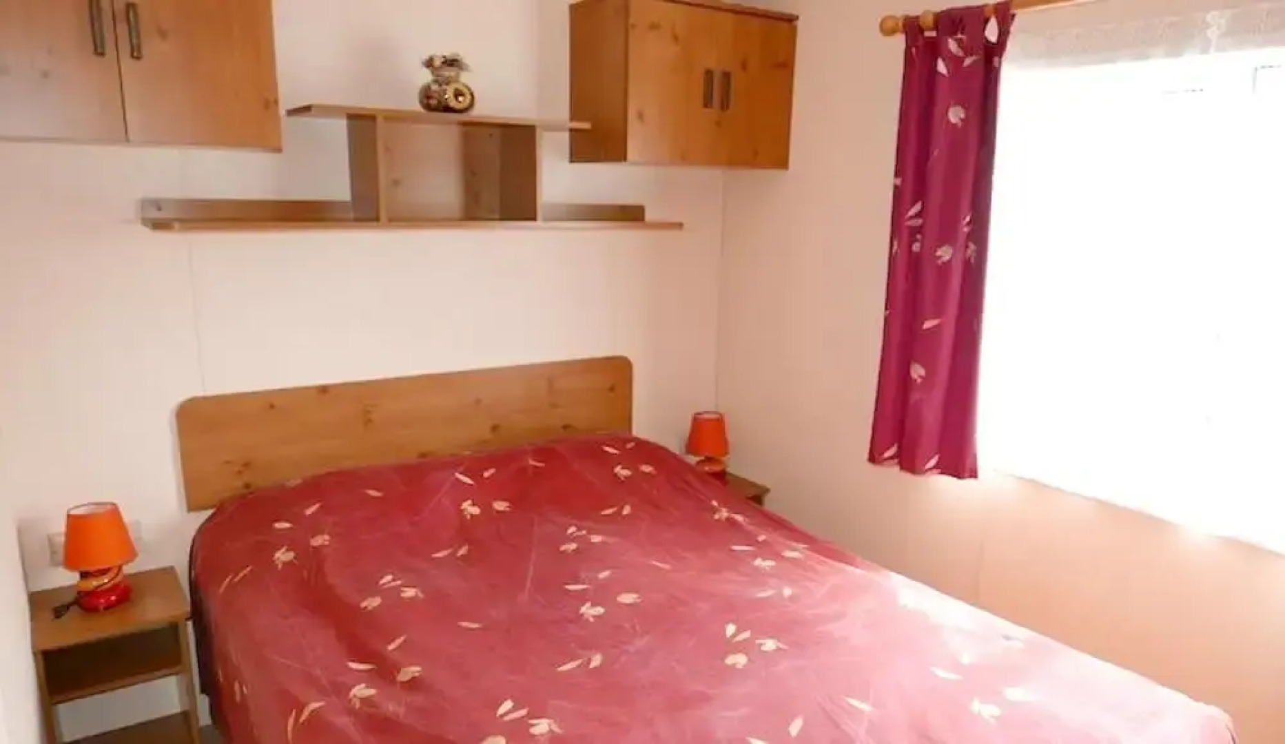 Bungalow With 3 Bedrooms in Saint-jean-de-monts, With Pool Access and Furnished Garden - 2 km From the Beach