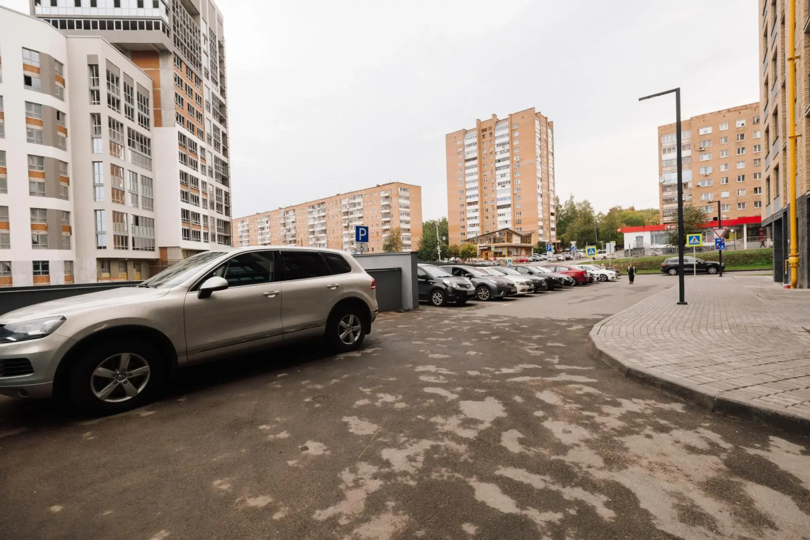 4 Ugla (Четыре угла) на Максима Горького 151