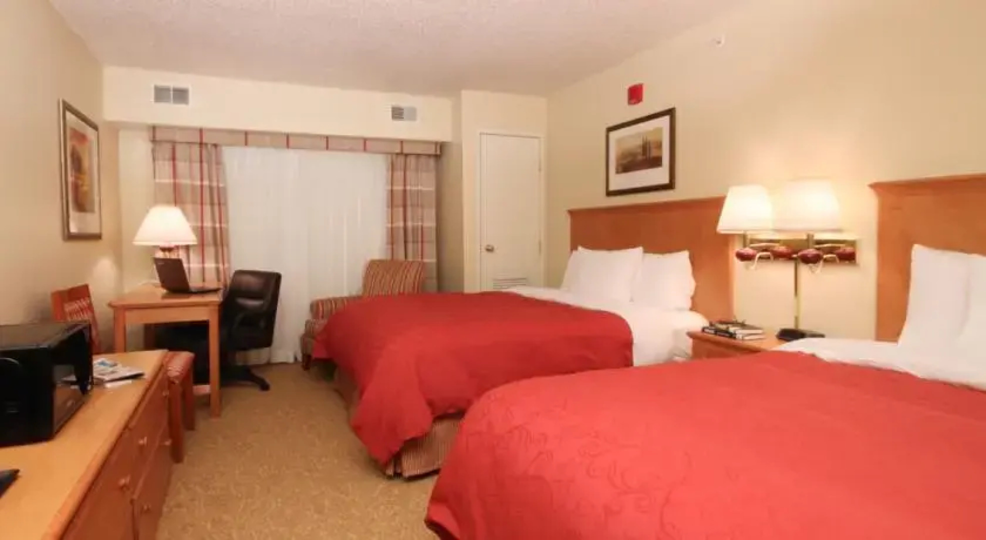 Country Inn & Suites