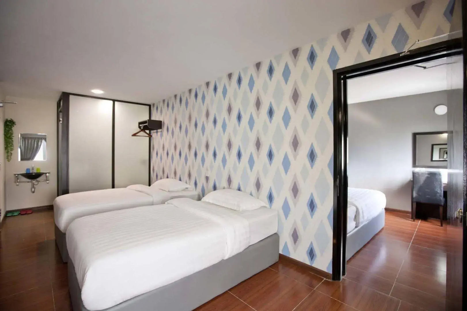 OYO 383 V3 Hotel Nusajaya