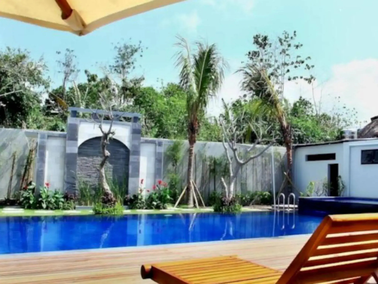 Grand Royal BIL Hotel