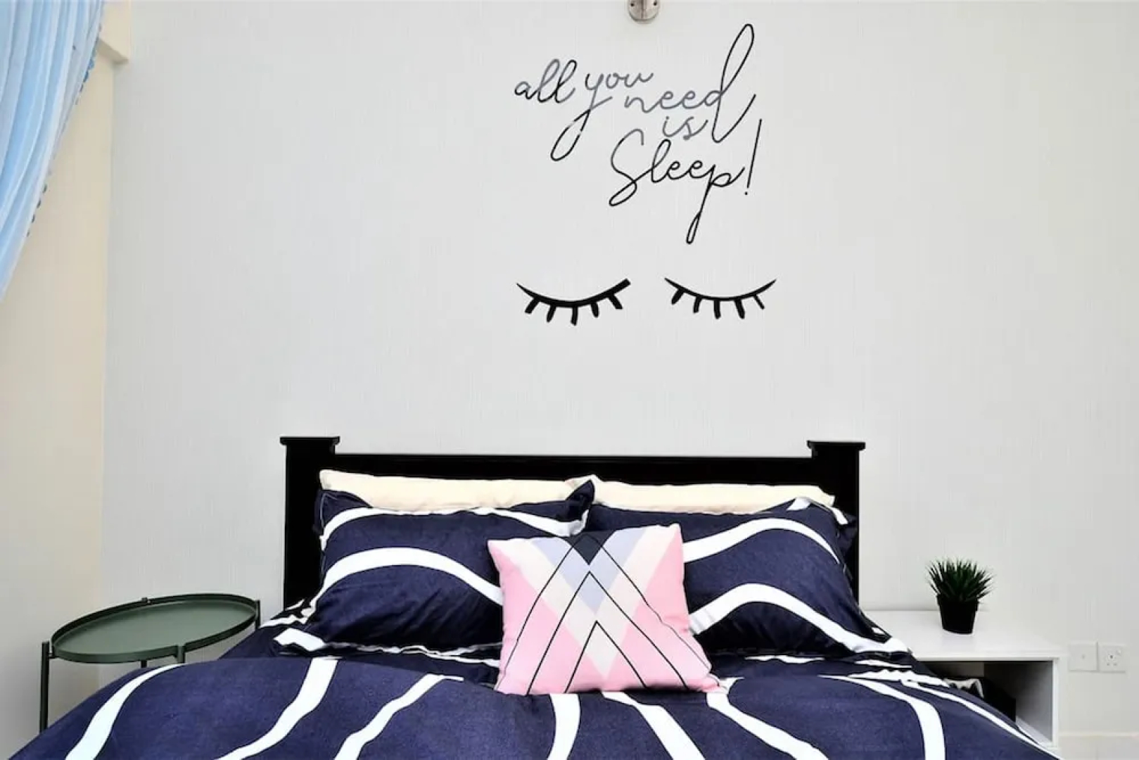 6-8 pax SetiaWalk 5min LRT Cozy Apartment Puchong