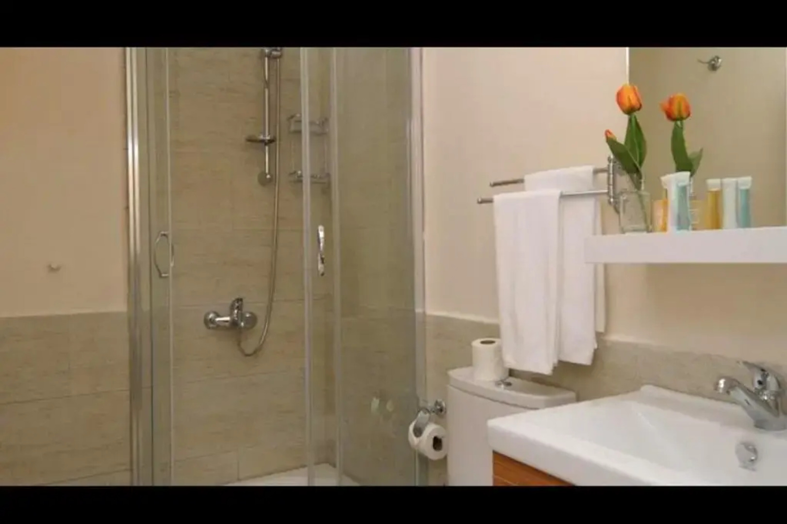 Three Apples Suites and Hotel