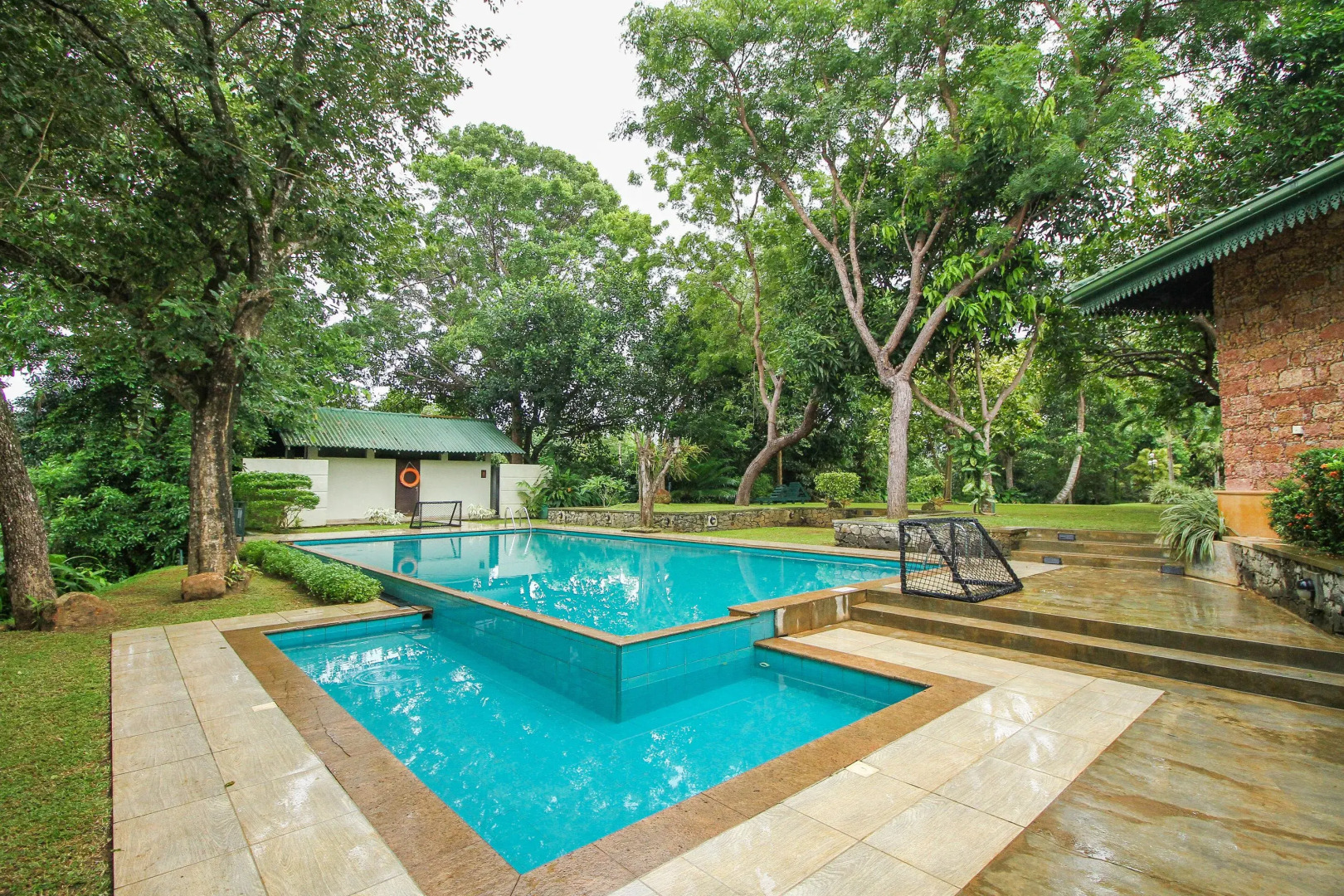 OYO 396 Lotus Paradise Nature Resort