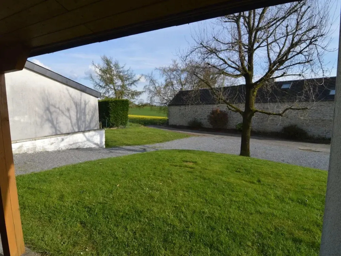 Sunny Cottage With Pool
