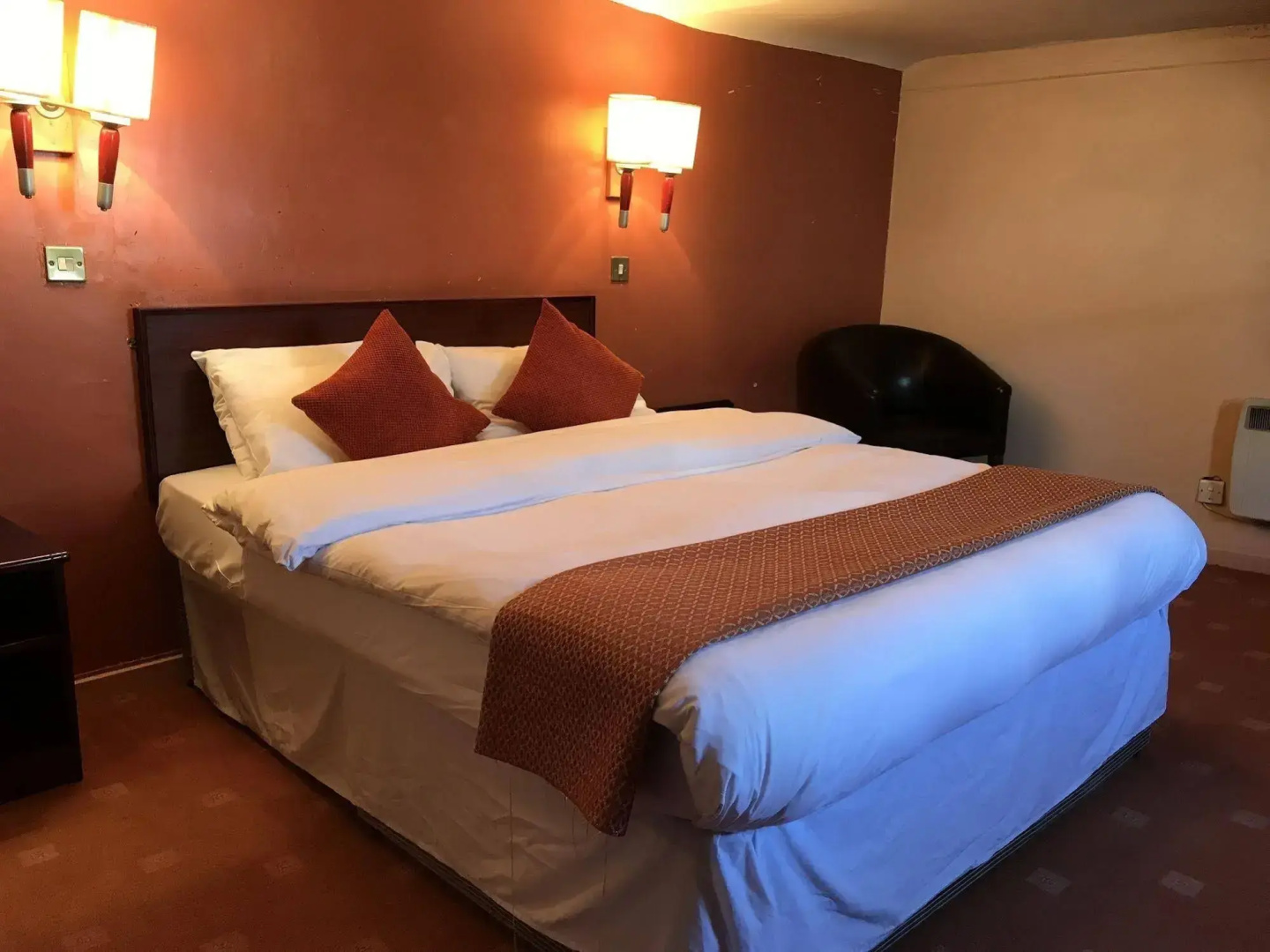 The Royal Victoria & Bull Hotel