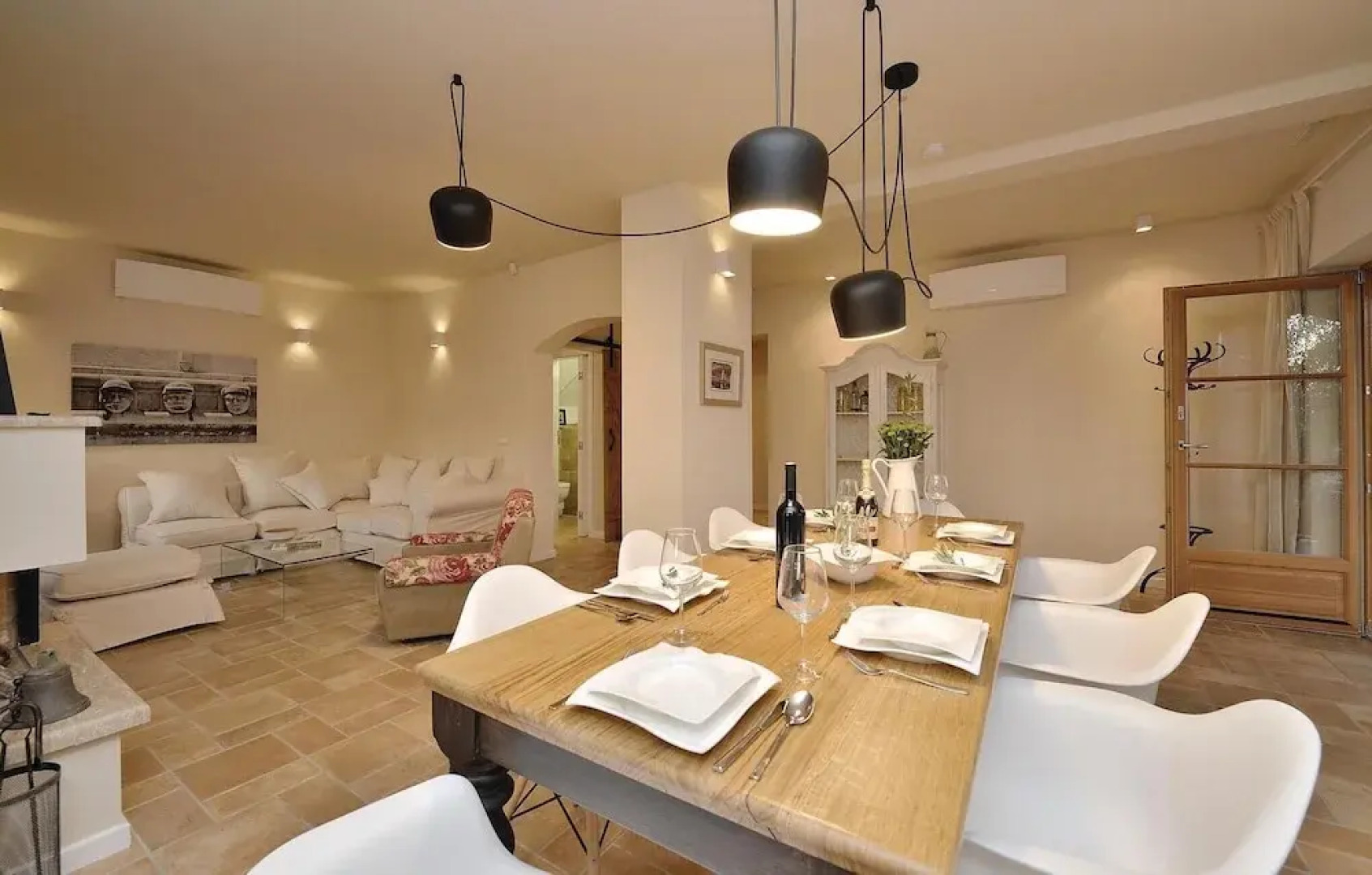 Amazing Home in Jadrija with Hot Tub, Sauna & 4 Bedrooms