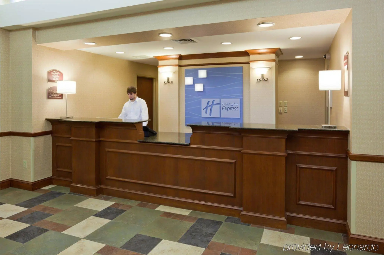 Holiday Inn Express Hotel & Suites Grand Forks by IHG