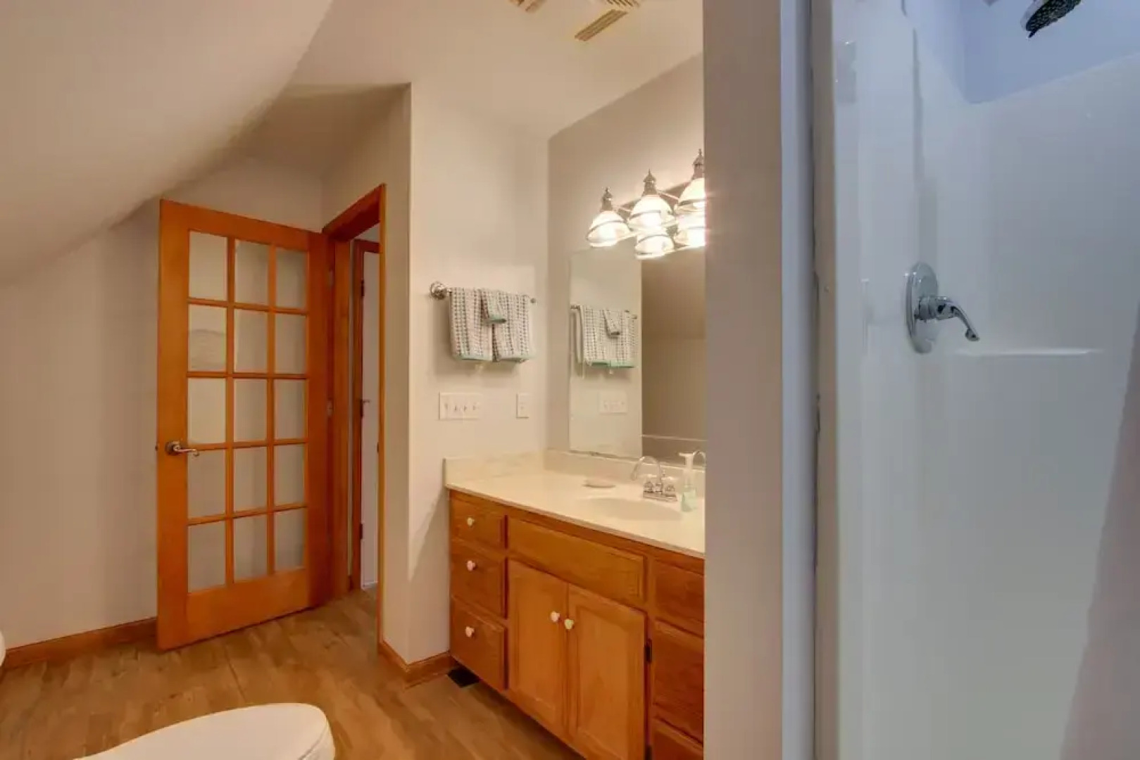 Waterfront Home Near Wilson Lake w/ Covered Porch!