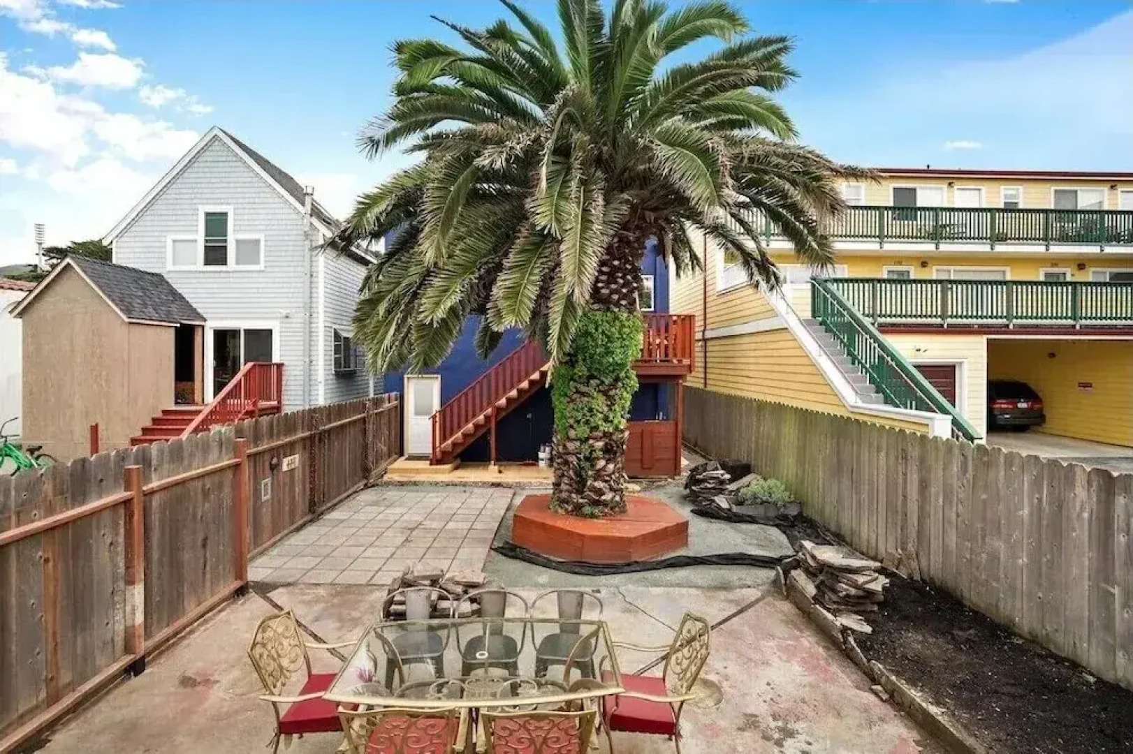 Coast PalmTree Yard 2BR Block from Beach