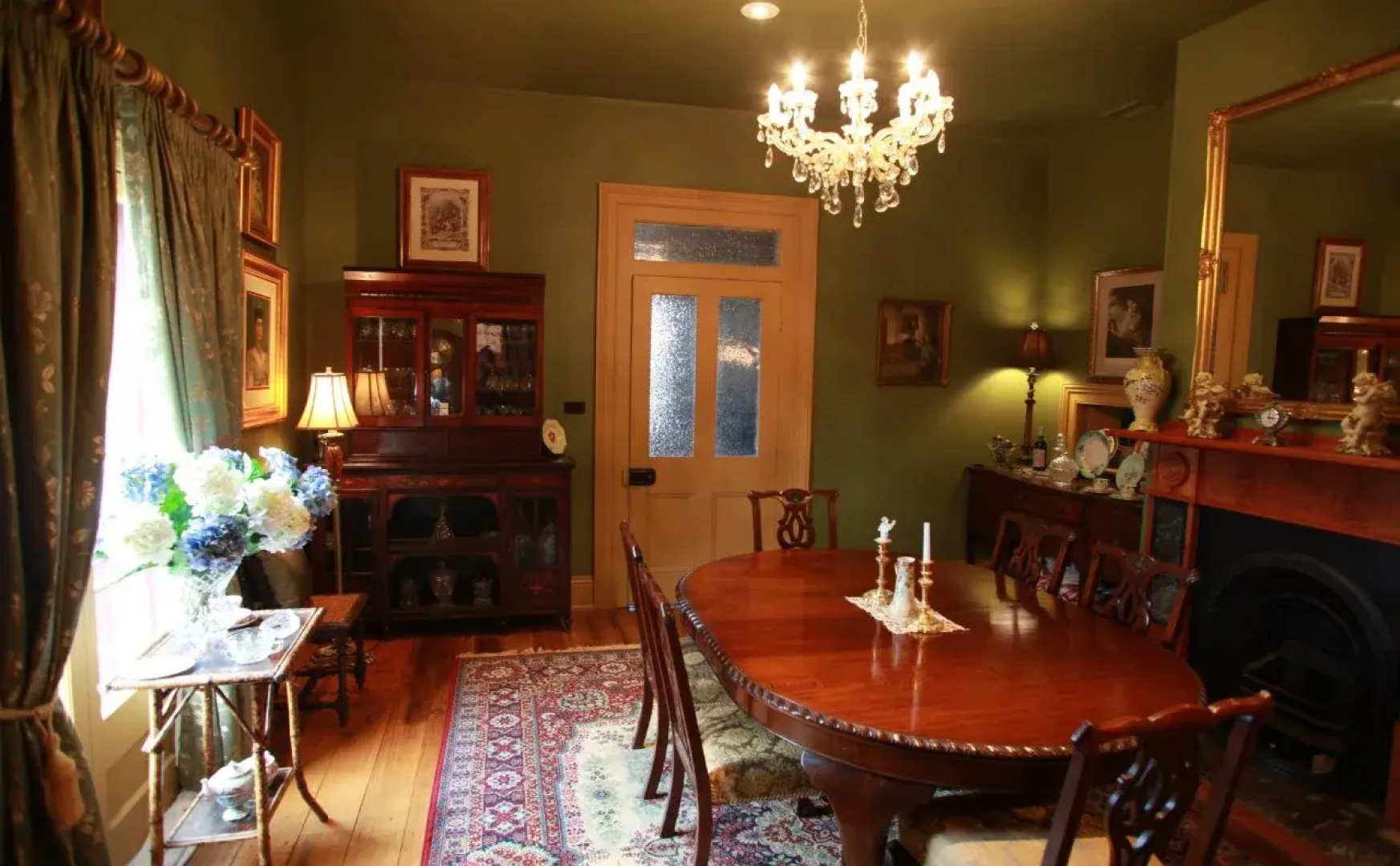 Blakes Manor Self Contained Heritage Accommodation