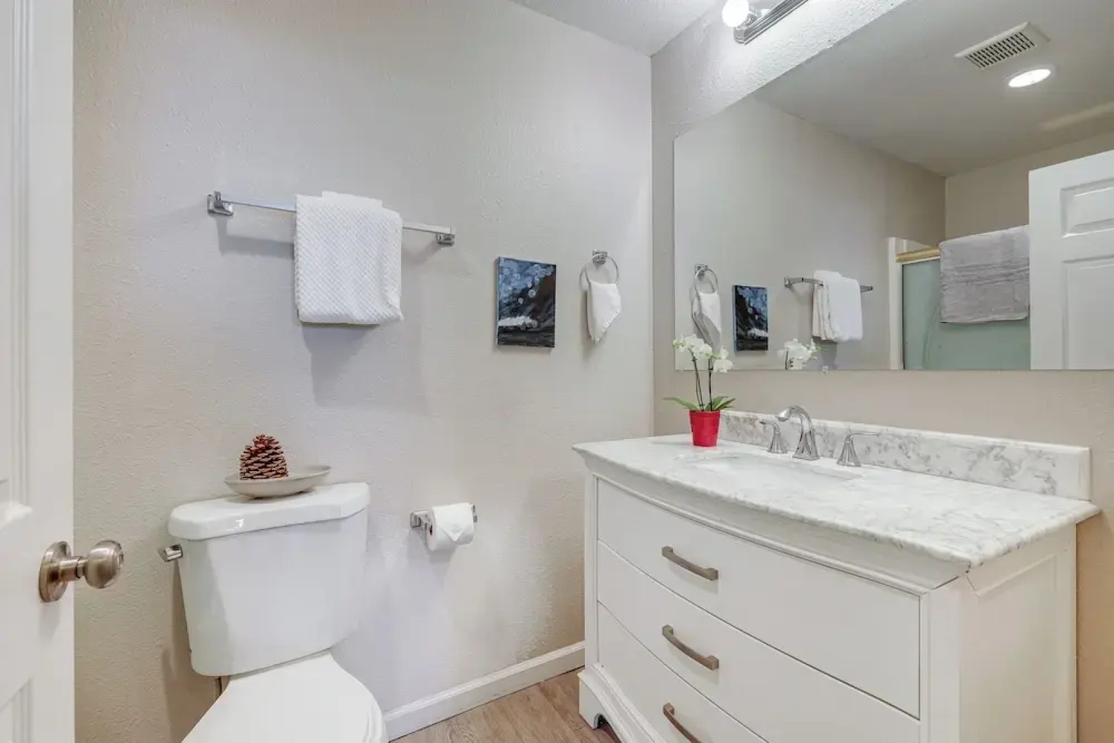 2 Mi to Beaches: Condo w/ Patio in Port Hueneme!