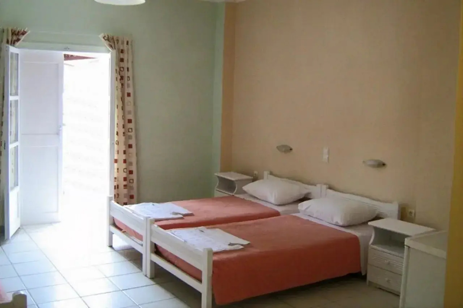 Dimis Studios and Apartments