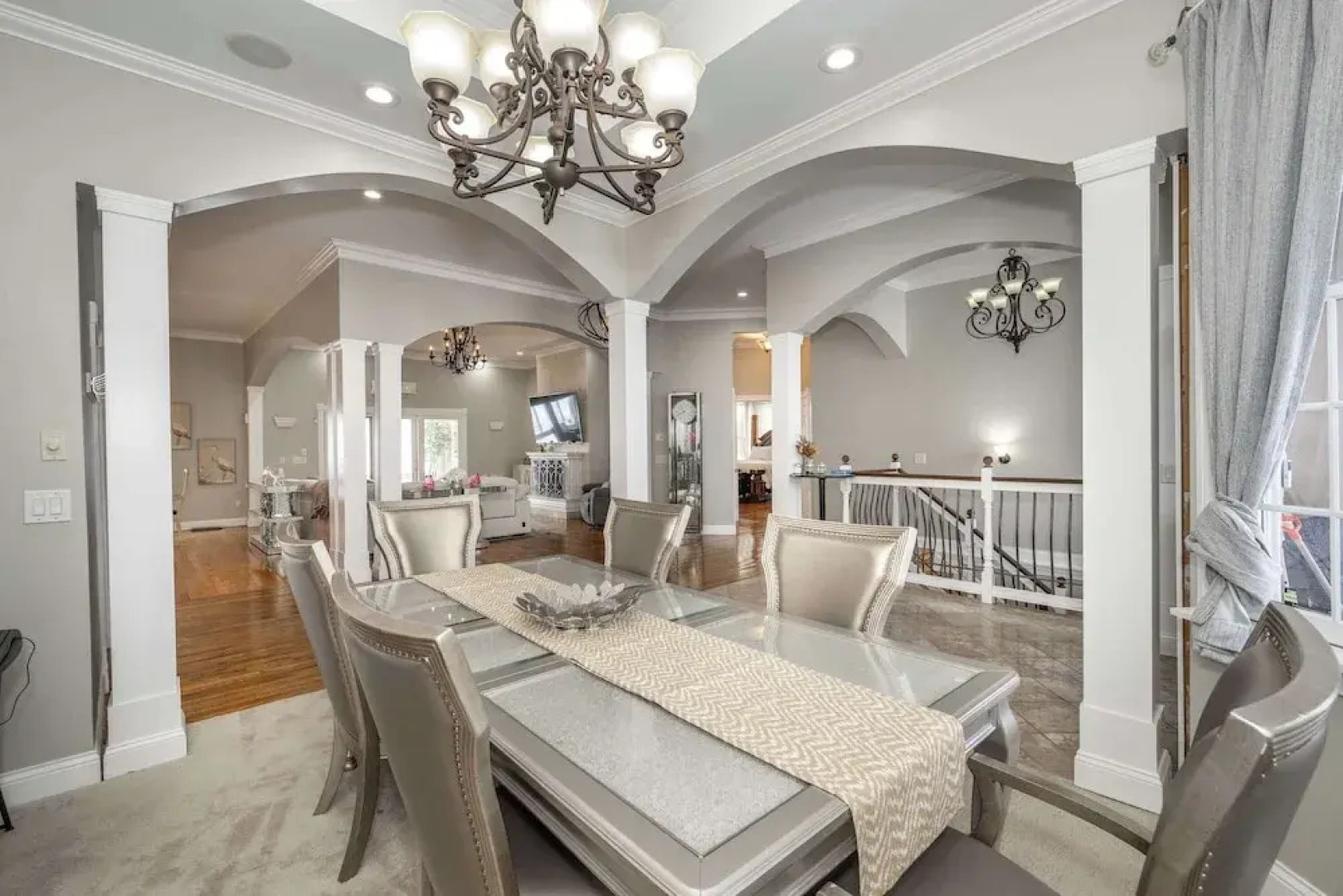 The Bishops Manor Stay for 10!