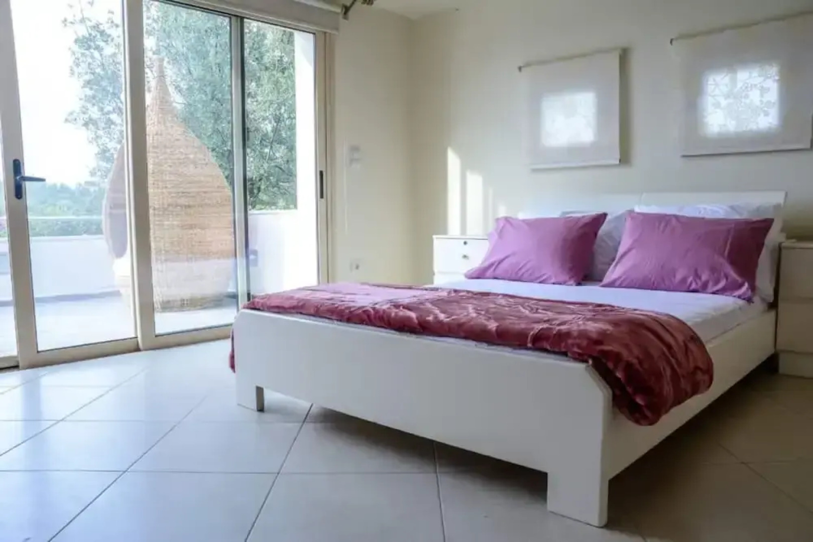 Green Luxury Villa Near The Sea