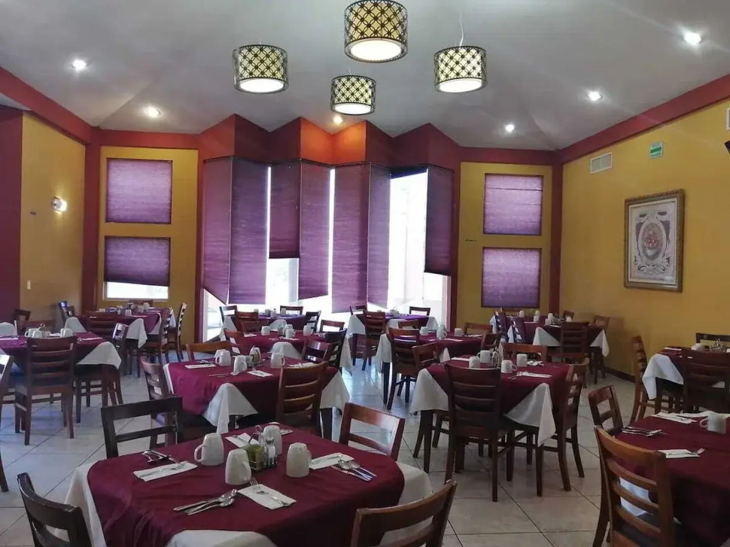 Hotel El Cason and Suites