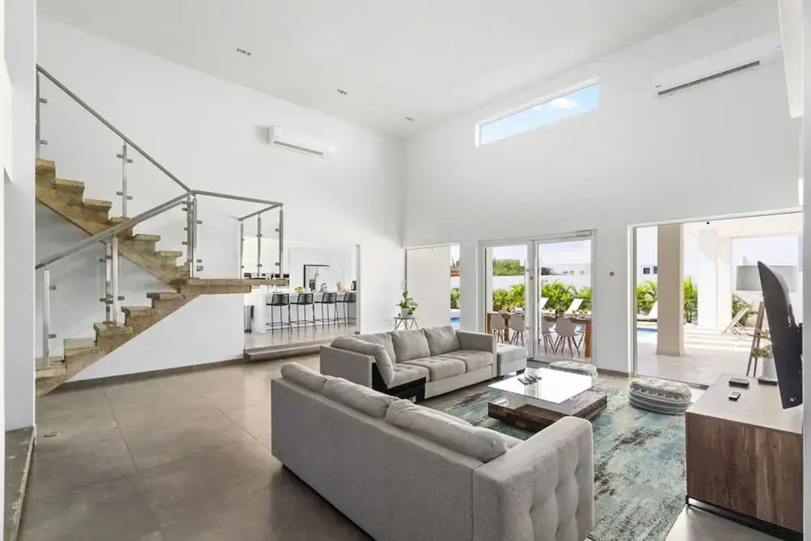 NEW Modern Villa Jacuzzi Pvt Pool Close2beach