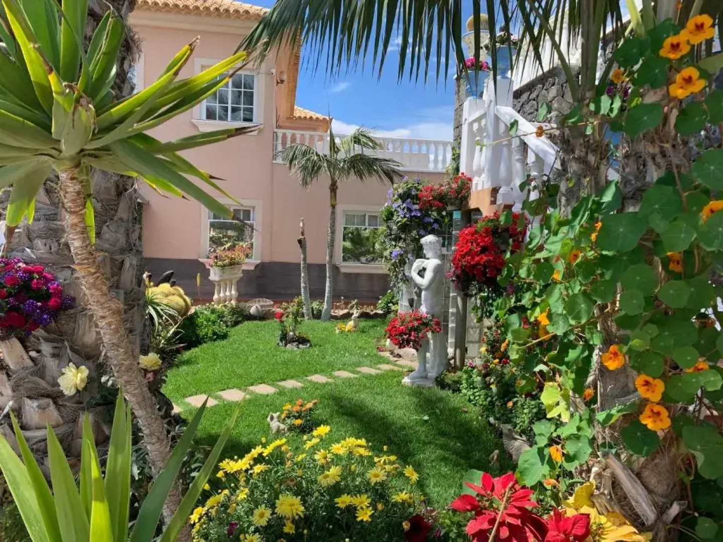 Apartamentos Los Delfines